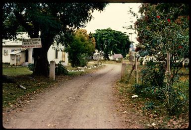 Ba Methodist High School, 1971