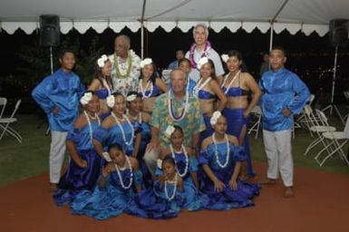 [Assignment: 48-DPA-SOI_K_Guam_6-6-7-07] Pacific Islands Tour: Visit of Secretary Dirk Kempthorne [and aides] to Guam, U.S. Territory [48-DPA-SOI_K_Guam_6-6-7-07__DI11932.JPG]