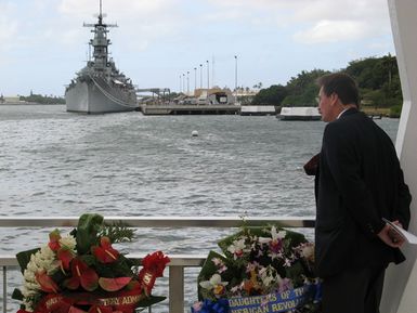 [Assignment: 48-DPA-12-6-06_K_CPix_Kemp_HI] Visit of Secretary Dirk Kempthorne [and aides] to Pearl Harbor, Honolulu, Hawaii [for commemorative events on the 65th anniversary of the Japanese attack] [48-DPA-12-6-06_K_CPix_Kemp_HI_IMG_0228.JPG]