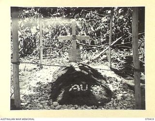 WEBER POINT, NEW GUINEA, 1944-02-14. THE GRAVE OF WX36148 WARRANT OFFICER II, J.AS. KEHOE, 30TH INFANTRY BATTALION, 8TH INFANTRY BRIGADE