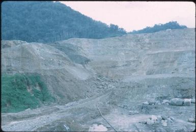 The Arawa mine site (6) : Bougainville Island, Papua New Guinea, April 1971 / Terence and Margaret Spencer