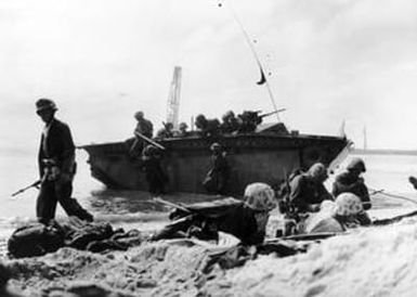 [Fourth Marine Division Disembarking at Namur Island]