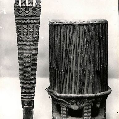 Photo of two wooden objects (X32)