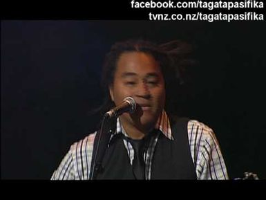 Malcolm Lakatani performing live at the 2010 S3 Pacific Music Awards