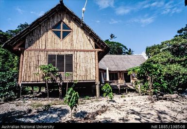 Fiji - bamboo buildings, thatched roofs