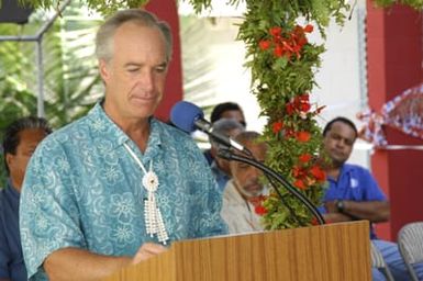 [Assignment: 48-DPA-SOI_K_Majuro_6-11-12-07] Pacific Islands Tour: Visit of Secretary Dirk Kempthorne [and aides] to Majuro Atoll, of the Republic of Marshall Islands [48-DPA-SOI_K_Majuro_6-11-12-07__DI14602.JPG]
