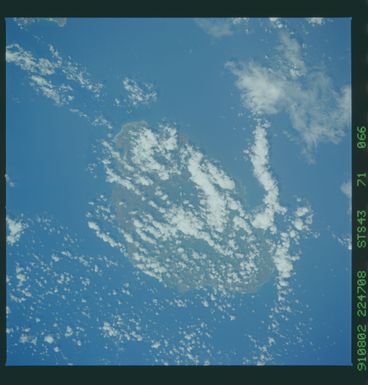 S43-71-066 - STS-043 - STS-43 earth observations