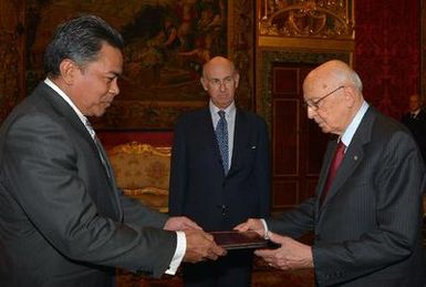 President Giorgio Napolitano with HE Mr. Luteru P'Olelei, new Ambassador of the Independent State of Samoa, during the presentation of the Letters of Credentials