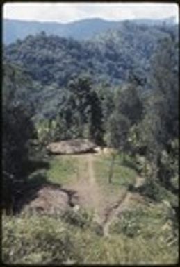 Kwiop Yamba, houses of Karaka and Ygolabi