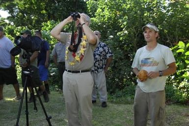 [Assignment: 48-DPA-SOI_K_Amer_Sam] Pacific Islands Tour: Visit of Secretary Dirk Kemmpthorne [and aides] to American Samoa, U.S. Territory [48-DPA-SOI_K_Amer_Sam__DI15286.JPG]