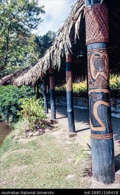 Fiji- carved wooden pole