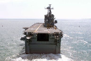 Stern on view of the US Navy (USN) TARAWA CLASS: Amphibious Assault Ship USS SAIPAN (LHA 2) underway off the coast of Virginia Beach, Virginia (VA)