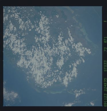 S33-73-071 - STS-033 - STS-33 earth observations