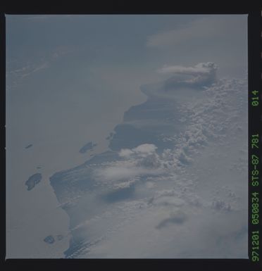 STS087-781-014 - STS-087 - Earth observations taken from shuttle orbiter Columbia during STS-87 mission