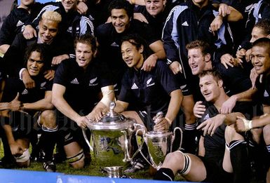 All Blacks celebrate Tri Nations, 2005