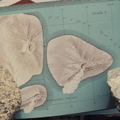 [Historical map of island volcanoes in Hawaii, United States]