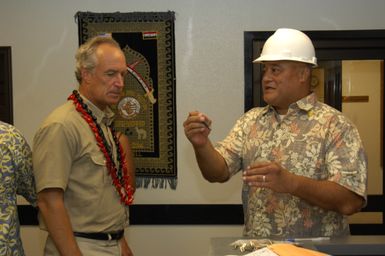 [Assignment: 48-DPA-SOI_K_Amer_Sam] Pacific Islands Tour: Visit of Secretary Dirk Kemmpthorne [and aides] to American Samoa, U.S. Territory [48-DPA-SOI_K_Amer_Sam__DI15333.JPG]