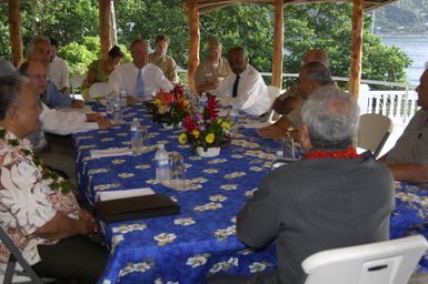 [Assignment: 48-DPA-SOI_K_Amer_Sam] Pacific Islands Tour: Visit of Secretary Dirk Kemmpthorne [and aides] to American Samoa, U.S. Territory [48-DPA-SOI_K_Amer_Sam__DI14929.JPG]