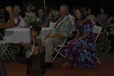 [Assignment: 48-DPA-SOI_K_Guam_6-6-7-07] Pacific Islands Tour: Visit of Secretary Dirk Kempthorne [and aides] to Guam, U.S. Territory [48-DPA-SOI_K_Guam_6-6-7-07__DI11876.JPG]