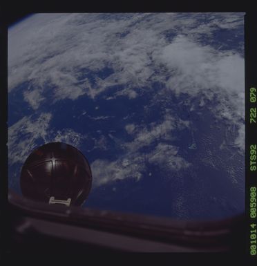 STS092-722-079 - STS-092 - STS-92 Earth observation views