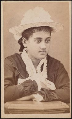 Tahitian woman