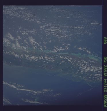 STS082-750-068 - STS-082 - Earth observations taken from shuttle orbiter Discovery during STS-82 mission