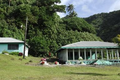 [Assignment: 48-DPA-SOI_K_Amer_Sam] Pacific Islands Tour: Visit of Secretary Dirk Kemmpthorne [and aides] to American Samoa, U.S. Territory [48-DPA-SOI_K_Amer_Sam__DI15629.JPG]