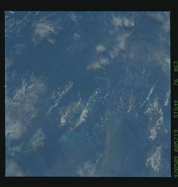 S49-76-063 - STS-049 - Earth observations taken during the STS-49 mission