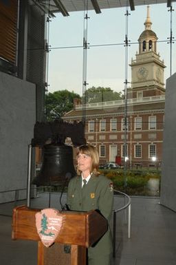 [Assignment: 48-DPA-07-13-08_SOI_K_Philly_Rec] Reception at Independence National Historical Park for attendees at the National Governors Association Centennial Meeting in Philadelphia, Pennsylvania. Secretary Dirk Kempthorne [and Independence National Historical Park Deputy Superintendent Darla Sidles delivered official remarks; and the Secretary conversed with fellow NGA attendees, among them Pennsylvanina Governor Edward Rendell, Vermont Governor James Douglas, Wyoming Governor Dave Freudenthal, Guam Governor Felix Camacho, former Tennessee Governor Don Sundquist, and former Michigan Governor John Engler.] [48-DPA-07-13-08_SOI_K_Philly_Rec_IOD_9300.JPG]