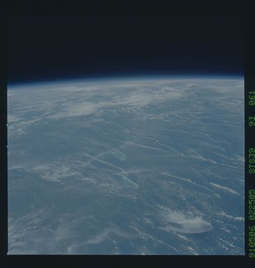 S39-93-061 - STS-039 - STS-39 earth observations