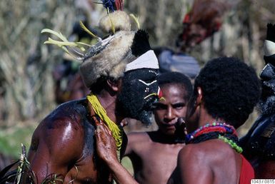 ["huvudbonad, festival, fotografi, photograph"]