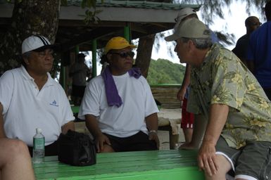 [Assignment: 48-DPA-SOI_K_Palau_6-7-9-07] Pacific Islands Tour: Visit of Secretary Dirk Kempthorne [and aides] to Palau Islands, Republic of Palau [48-DPA-SOI_K_Palau_6-7-9-07__DI12745.JPG]