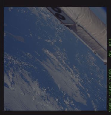 STS085-707-049 - STS-085 - Earth observations taken from orbiter Discovery during STS-85 mission