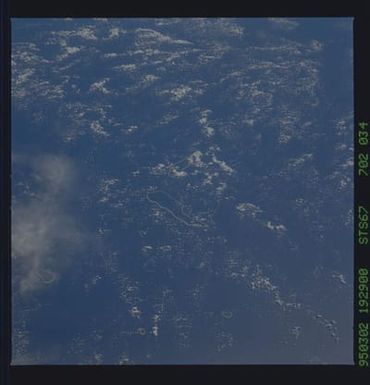 STS067-702-034 - STS-067 - Earth observations taken from shuttle orbiter Endeavour during STS-67 mission