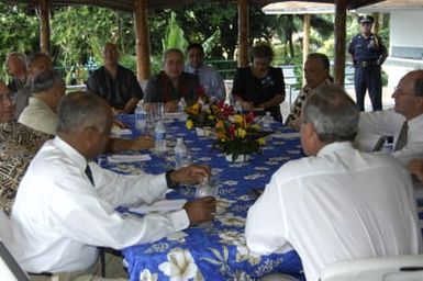 [Assignment: 48-DPA-SOI_K_Amer_Sam] Pacific Islands Tour: Visit of Secretary Dirk Kemmpthorne [and aides] to American Samoa, U.S. Territory [48-DPA-SOI_K_Amer_Sam__DI14935.JPG]