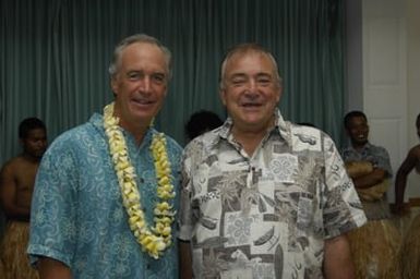 [Assignment: 48-DPA-SOI_K_Majuro_6-11-12-07] Pacific Islands Tour: Visit of Secretary Dirk Kempthorne [and aides] to Majuro Atoll, of the Republic of Marshall Islands [48-DPA-SOI_K_Majuro_6-11-12-07__DI14561.JPG]