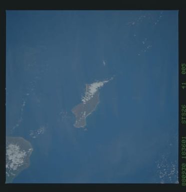 S26-41-005 - STS-026 - STS-26 earth observations