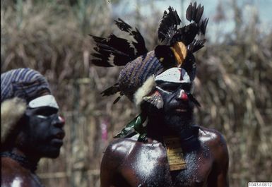 ["huvudbonad, festival, fotografi, photograph"]