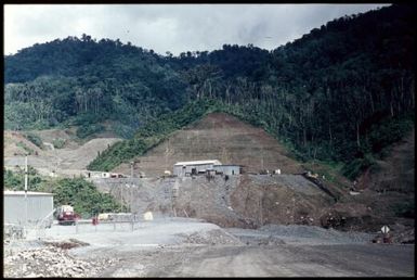 Cutting away the hill spurs (1) : Bougainville Island, Papua New Guinea, April 1971 / Terence and Margaret Spencer