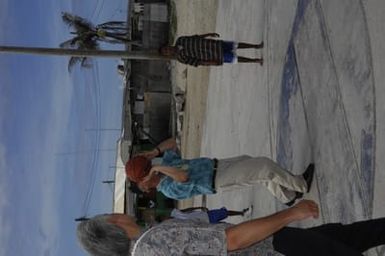 [Assignment: 48-DPA-SOI_K_Kwajalein_6-11-07] Pacific Islands Tour: Visit of Secretary Dirk Kempthorne [and aides] to Kwajalein Atoll, of the Republic of Marshall Islands [48-DPA-SOI_K_Kwajalein_6-11-07__DI14368.JPG]