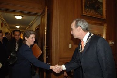 [Assignment: 48-DPA-02-25-08_SOI_K_Pres_Palau] Secretary Dirk Kempthorne [meeting at Main Interior] with government delegation from the Republic of Palau, [led by Palau President Tommy Remengesau. Secretary Kempthorne and President Remengesau discussed, among other subjects, the possibility of creating a National Heritage Area on the Palau island of Peleliu, along with the upcoming Review of the Palau-U.S. Compact of Free Association.] [48-DPA-02-25-08_SOI_K_Pres_Palau_IOD_1083.JPG]