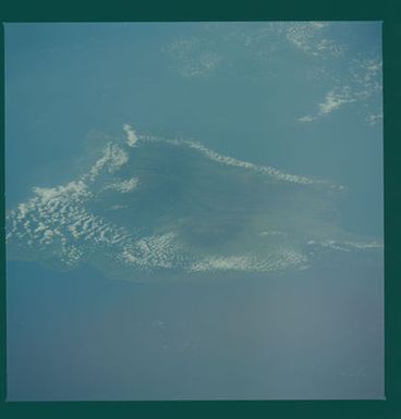 S09-31-1022 - STS-009 - Earth observations taken by the STS-9 crew