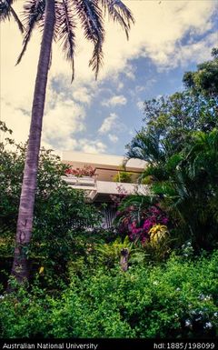 New Caledonia - apartment with lush gardens