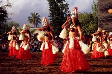 Dancers, Cook Islands