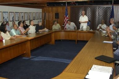 [Assignment: 48-DPA-SOI_K_Guam_6-6-7-07] Pacific Islands Tour: Visit of Secretary Dirk Kempthorne [and aides] to Guam, U.S. Territory [48-DPA-SOI_K_Guam_6-6-7-07__DI11123.JPG]