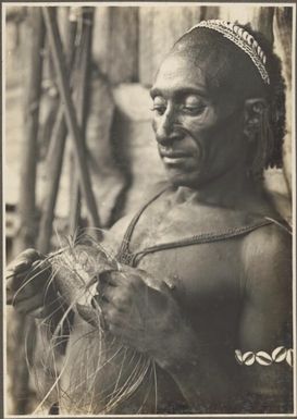 Types from the villages of Urama, Kinomere & Tovei [Man weaving]