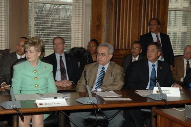 [Assignment: 48-DPA-02-26-08_SOI_K_Insular] Interagency Group on Insular Areas (IGIA) meeting at Main Interior, with Secretary Dirk Kempthorne, [Deputy Chief of Staff Doug Domenech, Acting Deputy Assistant Secretary for Insular Affairs Nikolao Pula, and other Interior officials joining Governors and Congressional representatives of U.S. island territories] [48-DPA-02-26-08_SOI_K_Insular_IOD_1178.JPG]