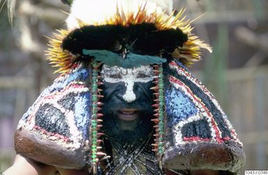 ["porträtt, ansiktsmålning, huvudbonad, fotografi, photograph"]