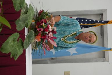 [Assignment: 48-DPA-SOI_K_Pohnpei_6-10-11-07] Pacific Islands Tour: Visit of Secretary Dirk Kempthorne [and aides] to Pohnpei Island, of the Federated States of Micronesia [48-DPA-SOI_K_Pohnpei_6-10-11-07__DI13786.JPG]