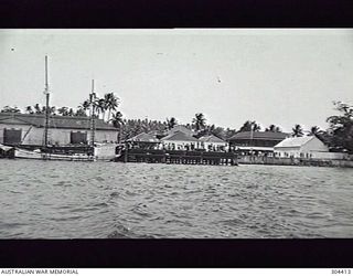 SAMARAI, PAPUA, C.32-09. THE PIER FROM THE SEAWARD SIDE. (NAVAL HISTORICAL COLLECTION)